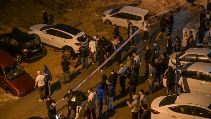 Ankara’yı sağanak vurdu: Yollar göle döndü, araçlar mahsur kaldı