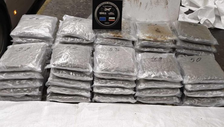Kapitan Andreevo’da Türk plakalı araçta 57 kilo uyuşturucu ele geçirildi: