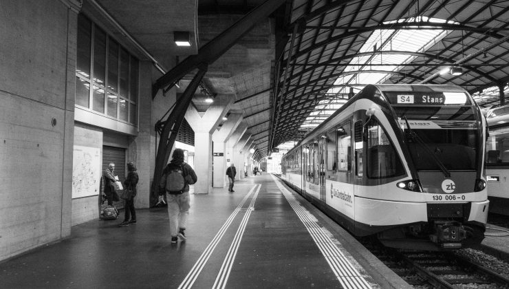 NRW’de otobüs ve tren güvenliği üzerine tartışma: Kadınların yaklaşık yarısı kendini güvende hissetmiyor