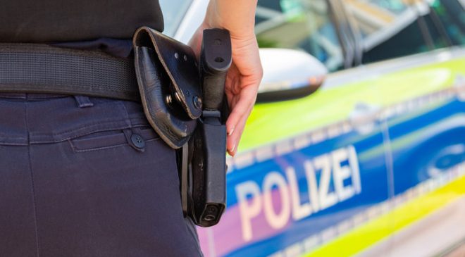 Heilbronn Polis Merkezi Memurunun Trafik Kontrolleri Sırasında Yaklaşık 250.000 Euro Zimmetine Geçirdiği İddia Ediliyor.