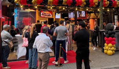 Almanya’da 50 Centten Satılan Yarım Ton Döner Saatler İçerisinde Tükendi