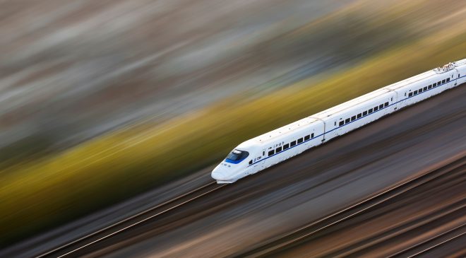 ALMANYA’DA TREN SEYAHATİNDE YENİ DÖNEM: AVRUPA HİZMETLERİ ARTIRILIYOR, BİLET FİYATLARI SABİT KALIYOR
